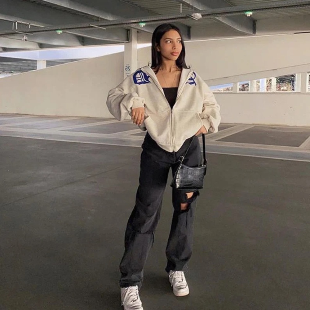 ADIKA Zip up
